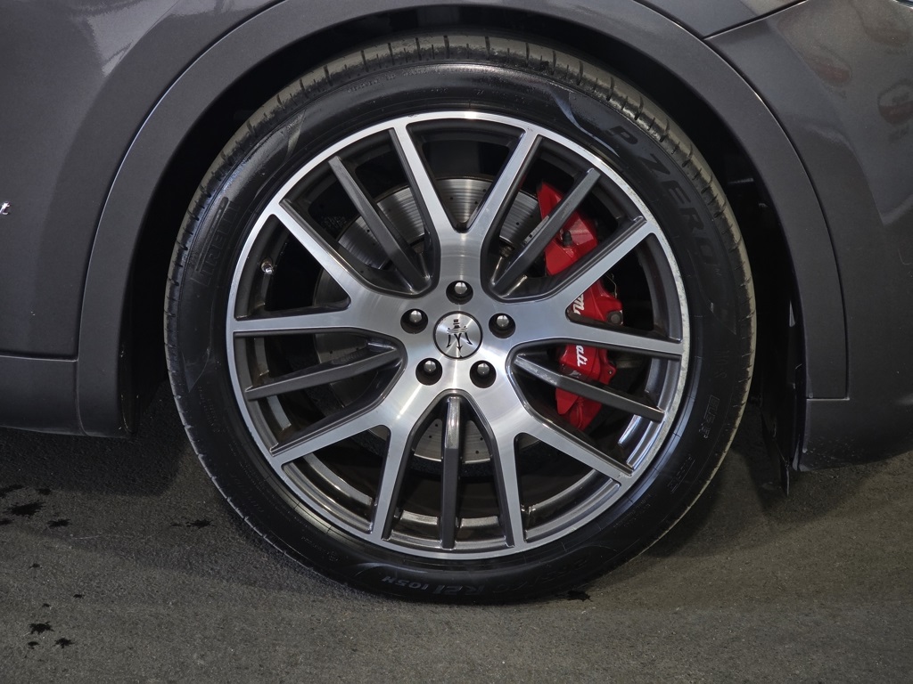 Thumbnail: 2021 Maserati Levante - 4