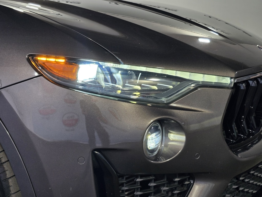 Thumbnail: 2021 Maserati Levante - 5