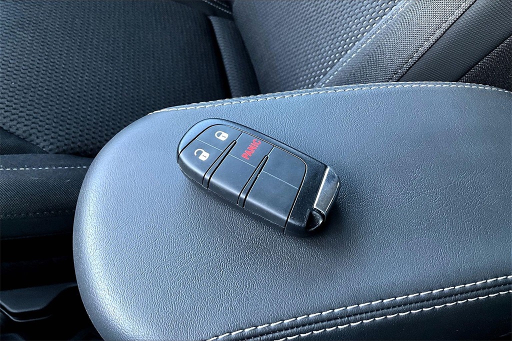 2023 Jeep Renegade Latitude Black at Victoria Chrysler Dodge Jeep Ram