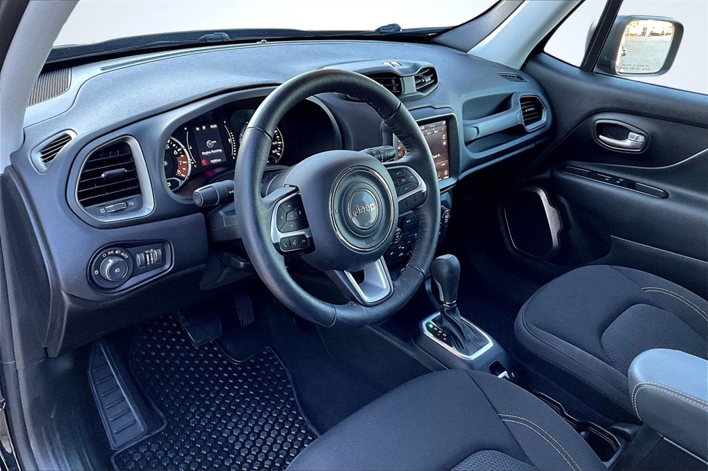 2023 Jeep Renegade Latitude Black at Victoria Chrysler Dodge Jeep Ram