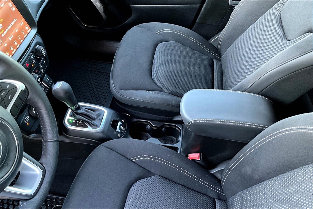 2023 Jeep Renegade Latitude Black at Victoria Chrysler Dodge Jeep Ram