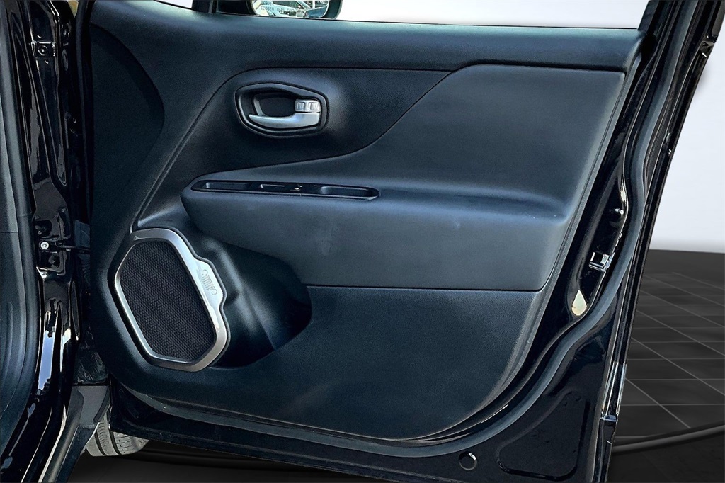 2023 Jeep Renegade Latitude Black at Victoria Chrysler Dodge Jeep Ram