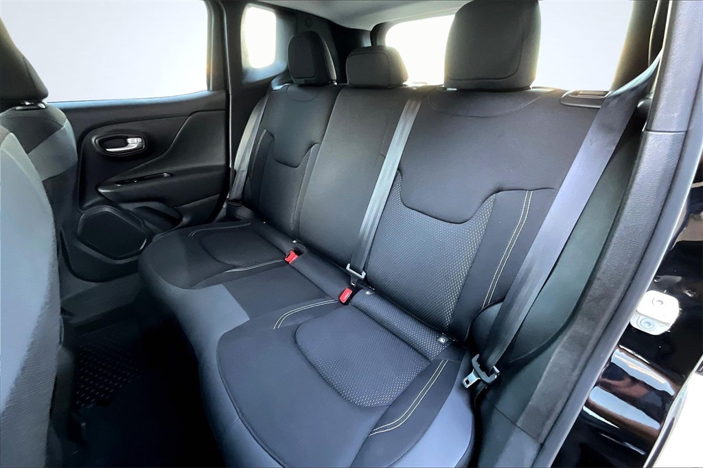 2023 Jeep Renegade Latitude Black at Victoria Chrysler Dodge Jeep Ram