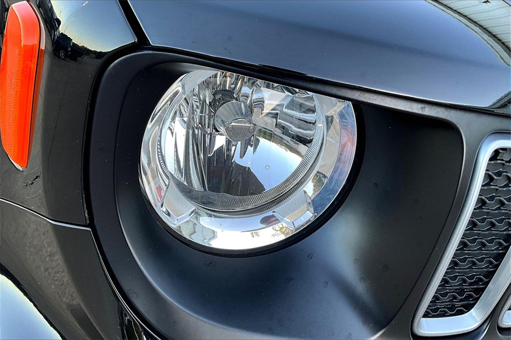 2023 Jeep Renegade Latitude Black at Victoria Chrysler Dodge Jeep Ram