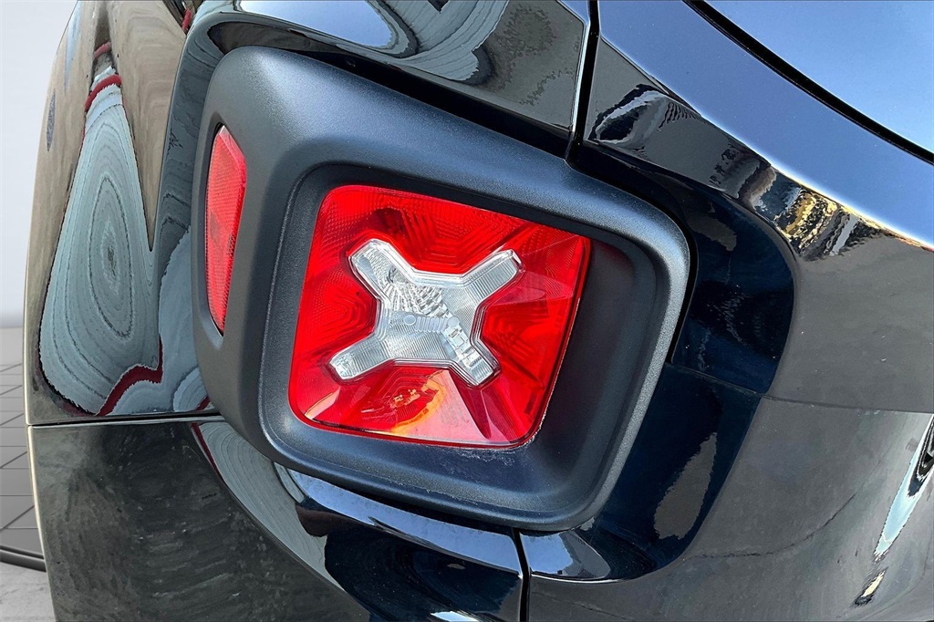 2023 Jeep Renegade Latitude Black at Victoria Chrysler Dodge Jeep Ram