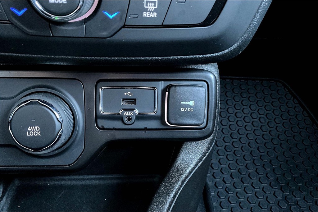 2023 Jeep Renegade Latitude Black at Victoria Chrysler Dodge Jeep Ram