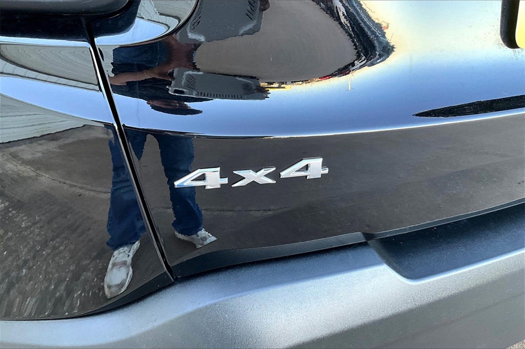 2023 Jeep Renegade Latitude Black at Victoria Chrysler Dodge Jeep Ram