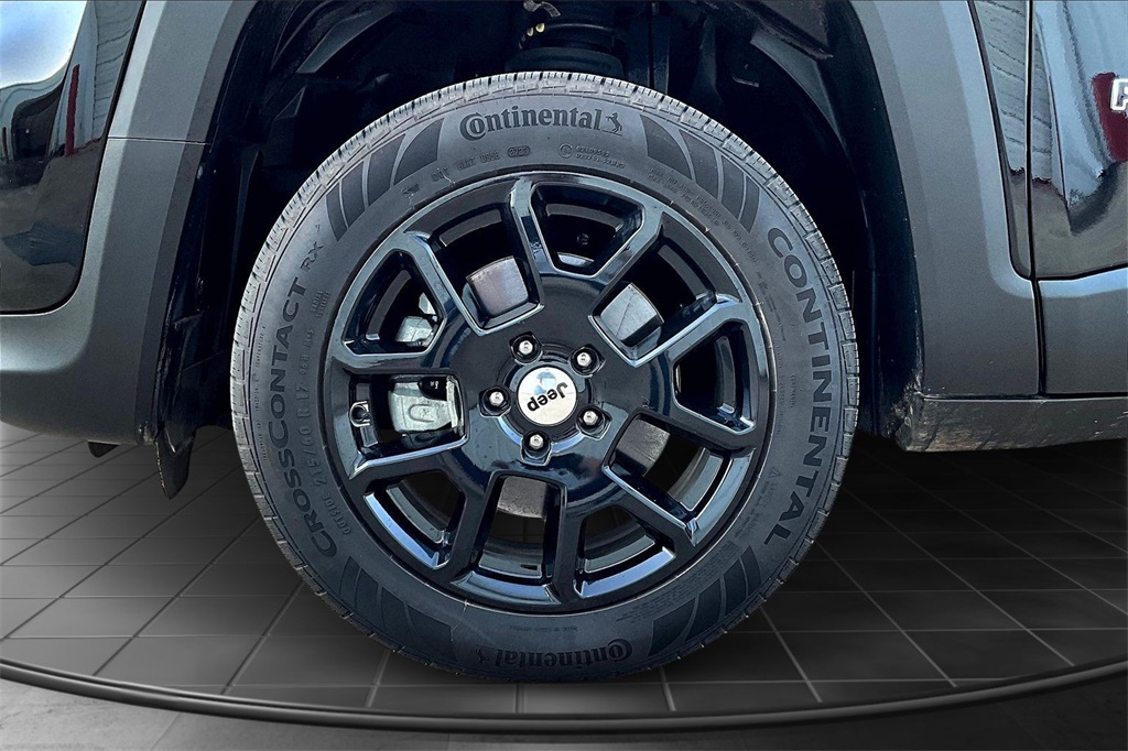 2023 Jeep Renegade Latitude Black at Victoria Chrysler Dodge Jeep Ram