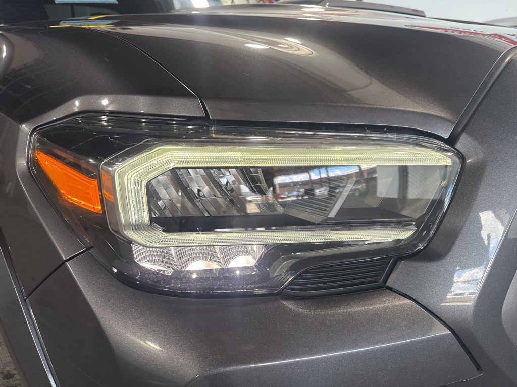 Thumbnail: 2021 Toyota Tacoma - 11