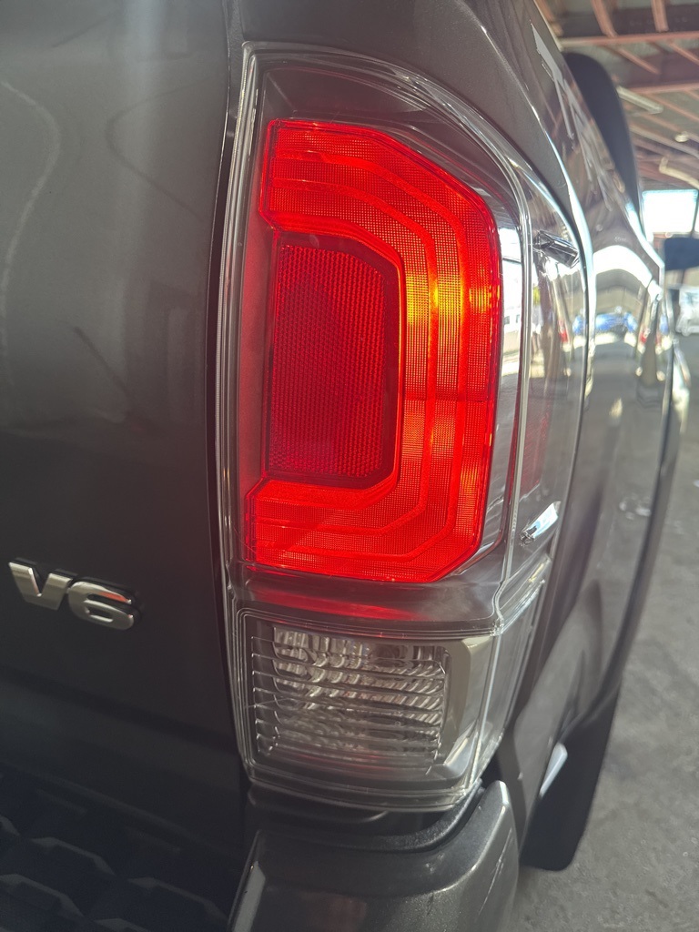 Thumbnail: 2021 Toyota Tacoma - 20