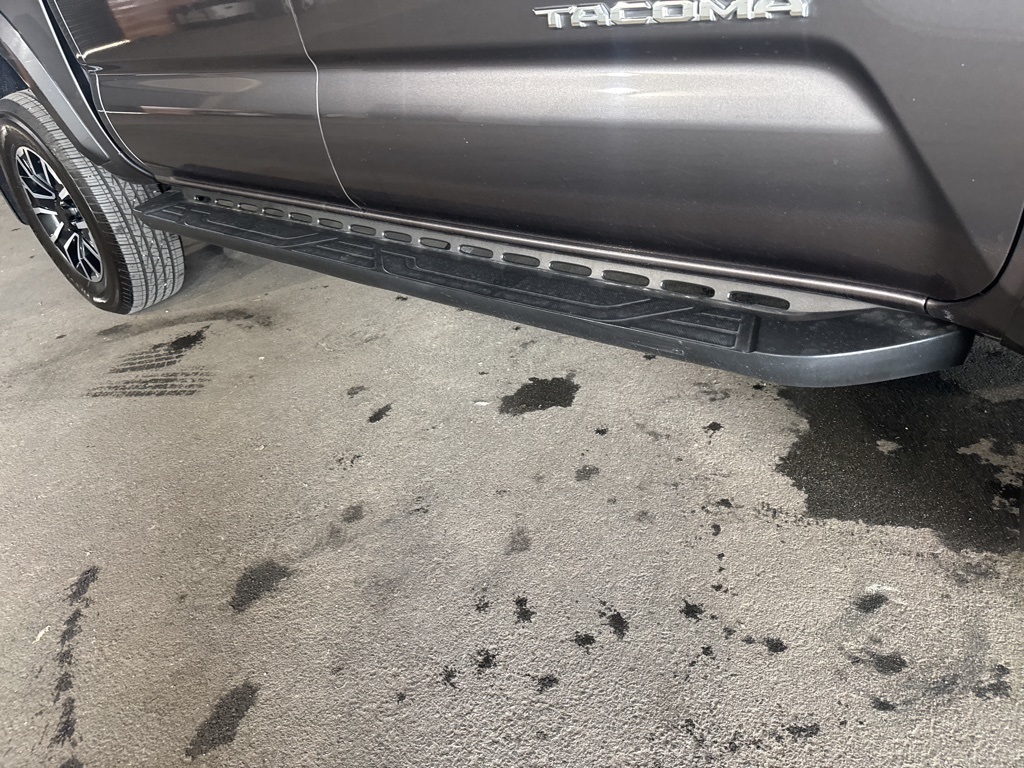 Thumbnail: 2021 Toyota Tacoma - 8