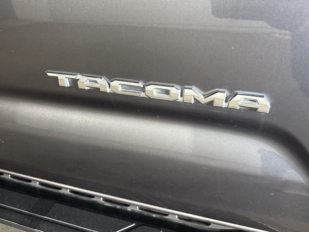 Thumbnail: 2021 Toyota Tacoma - 9