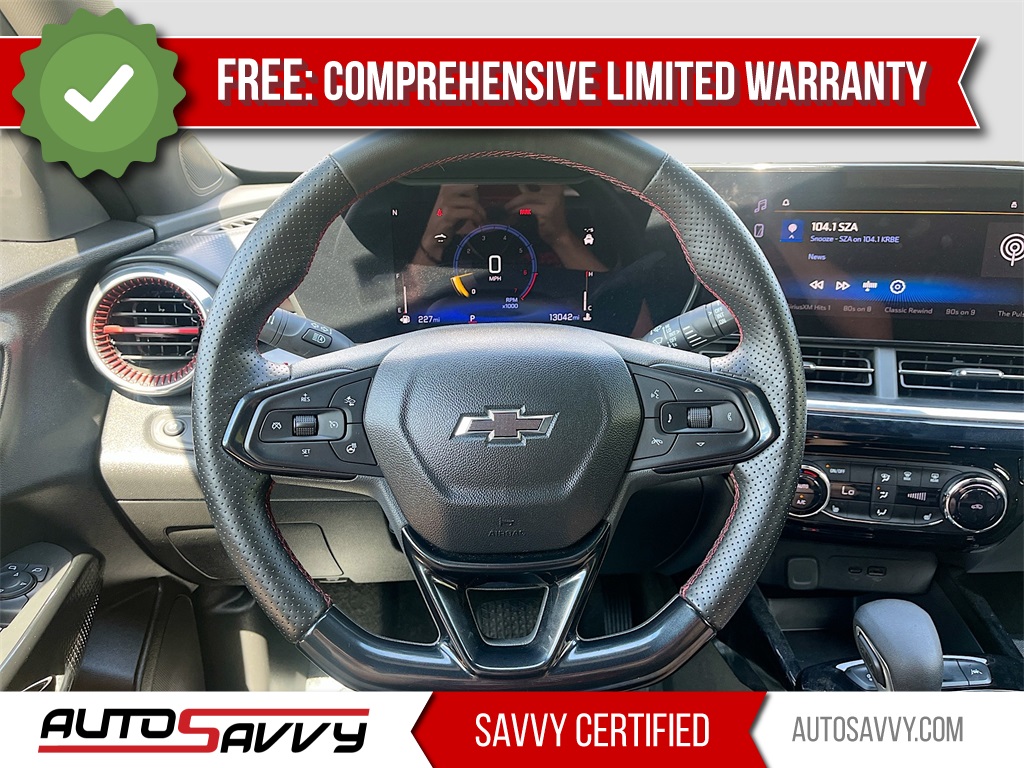 2025 Chevrolet Trax 2RS Black at Don Davis Chevrolet GMC