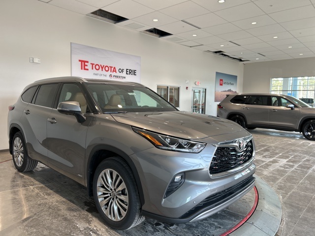 2026 Toyota Highlander Hybrid Platinum AWD