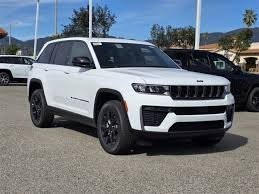 2026 Jeep Grand Cherokee Laredo RWD