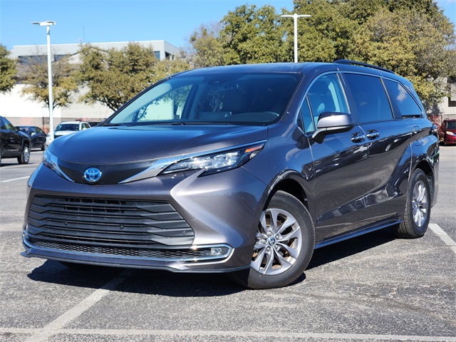 2024 Toyota Sienna XLE 7-Passenger FWD