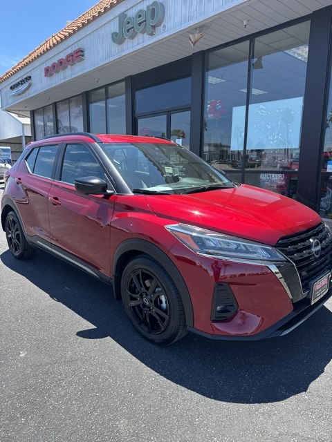 2022 Nissan Kicks SR