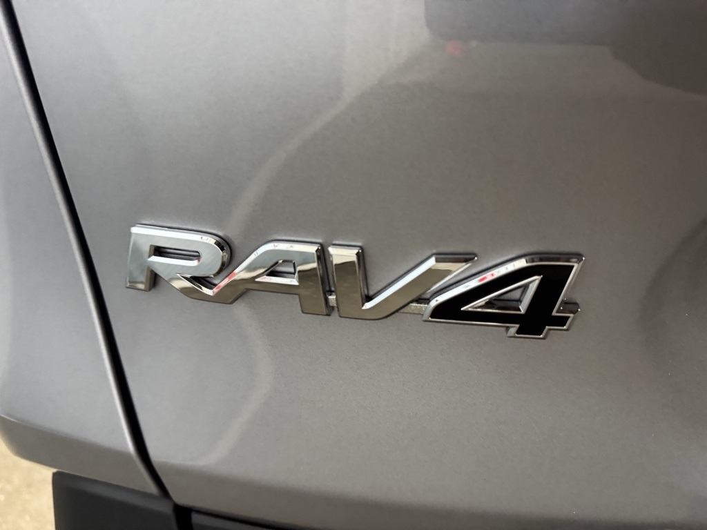 Thumbnail: 2025 Toyota RAV4 - 20