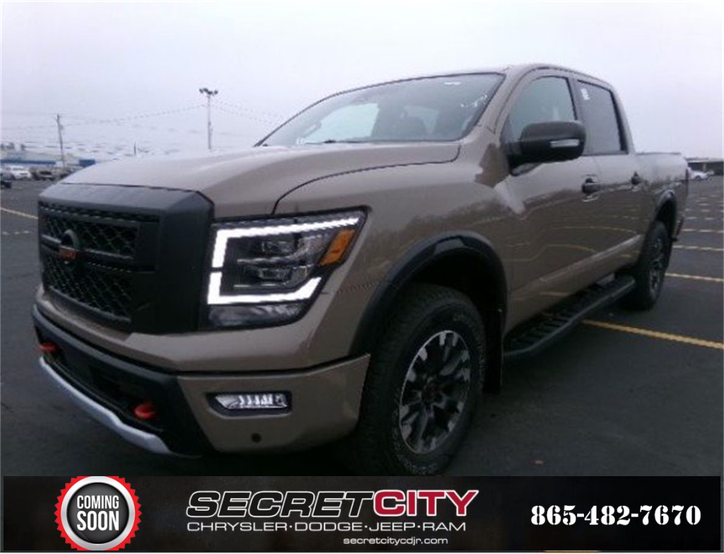 2022 Nissan Titan PRO-4X Crew Cab 4WD