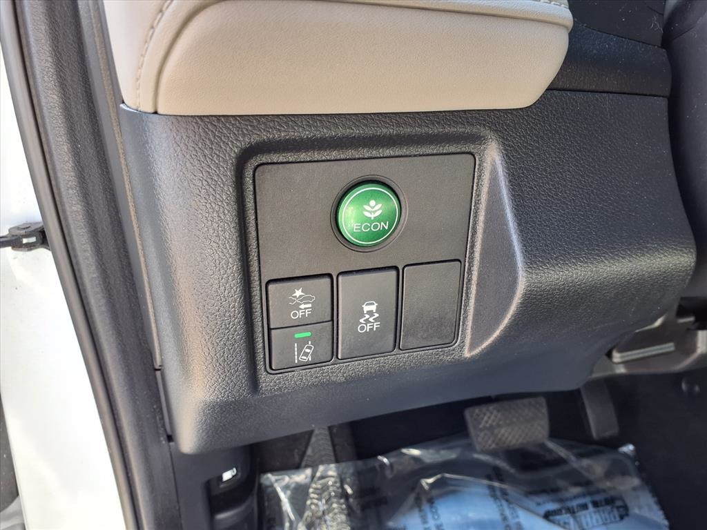 2019 Honda HR-V EX-L White at AutoSavvy Houston Southwest