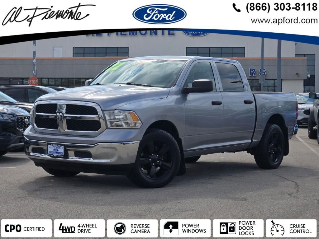 2022 RAM 1500 Classic SLT Crew Cab 4WD