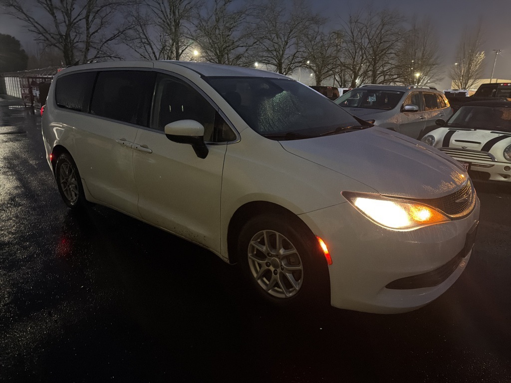 2017 Chrysler Pacifica Touring FWD