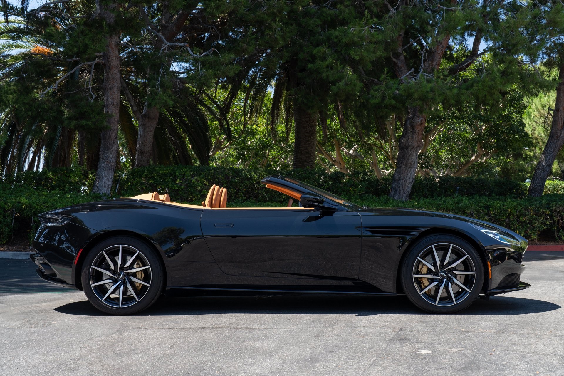 Aston Martin 2020 DB11 Volante