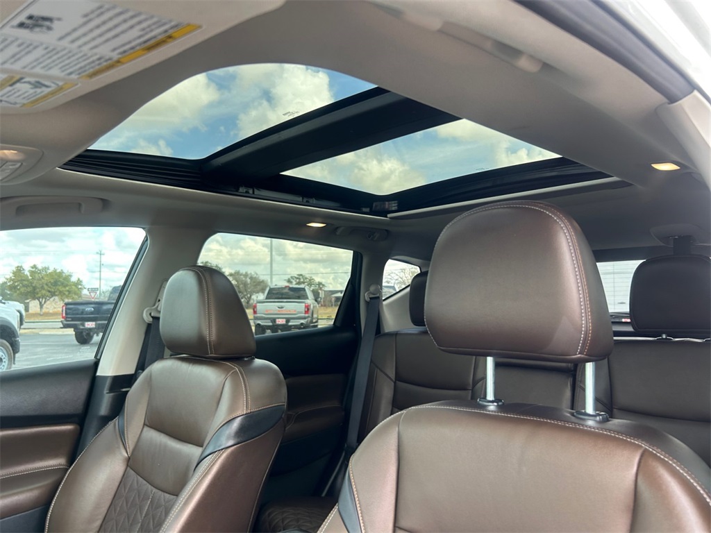 Used Car 2022 Nissan Murano  Platinum For Sale Under $30,000 In Floresville, Texas