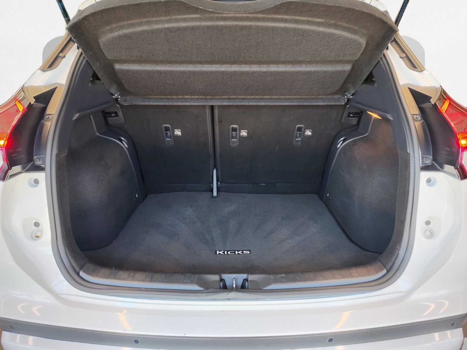 Used Car 2021 Nissan Kicks  Sr For Sale Under $20,000 In San Antonio, Texas