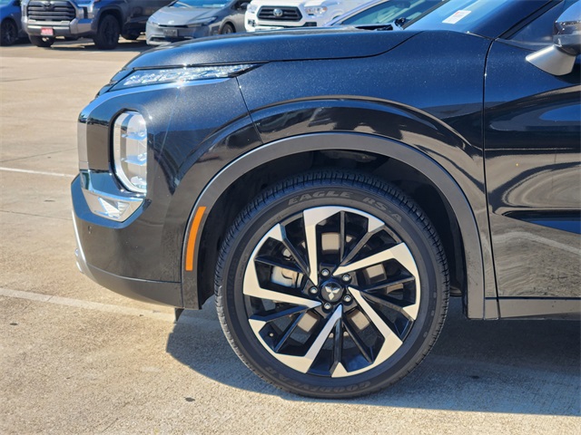 2023 Mitsubishi Outlander SE Black at Emmons Autoplex
