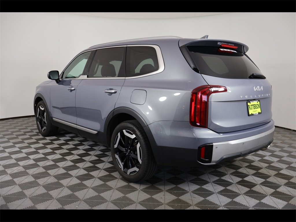 2023 Kia Telluride S photo 3