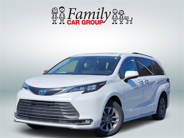 2025 Toyota Sienna XLE 7-Passenger FWD