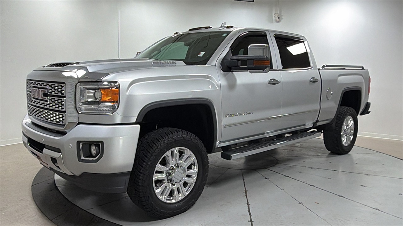 2018 GMC Sierra 2500HD Denali Crew Cab SB 4WD