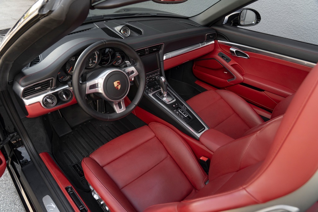 2015 Porsche 911 Turbo - Photo 10