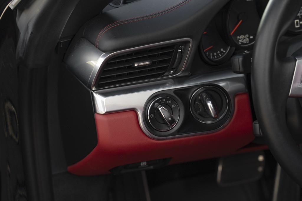 2015 Porsche 911 Turbo - Photo 17