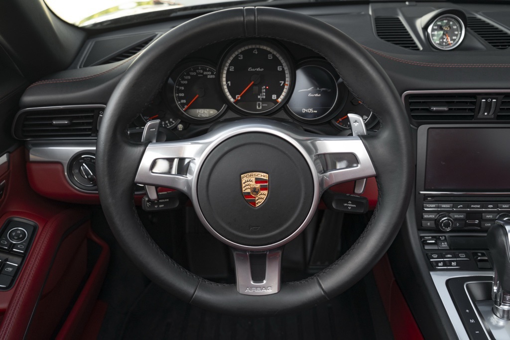 2015 Porsche 911 Turbo - Photo 18