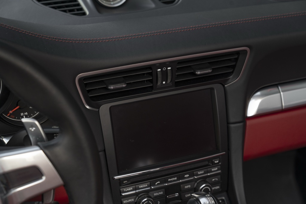 2015 Porsche 911 Turbo - Photo 24