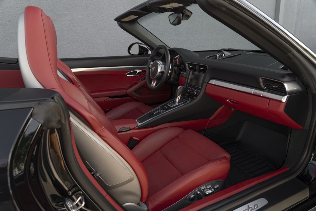 2015 Porsche 911 Turbo - Photo 36