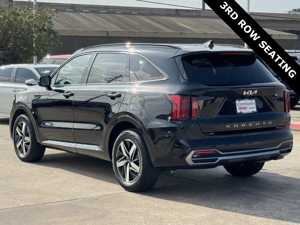 2022 Kia Sorento S - 2