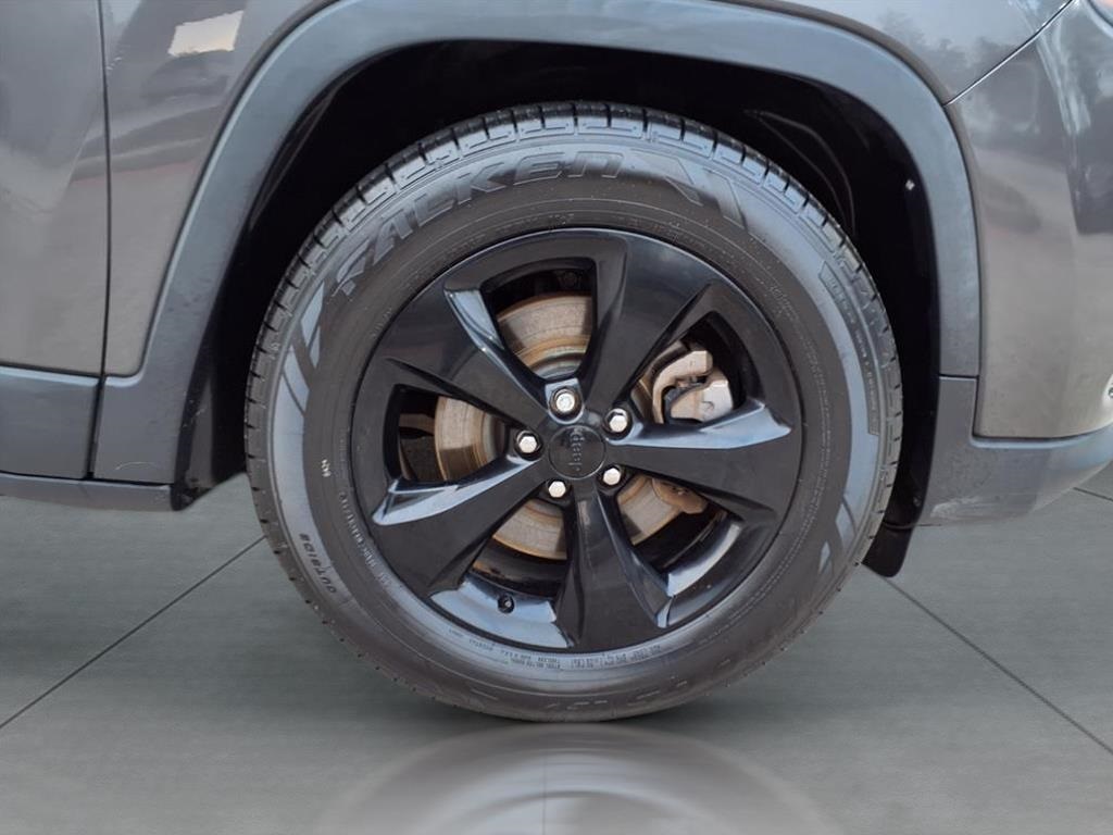 2019 Jeep Cherokee Altitude Gray at Bayshore Chrysler Jeep Dodge Ram