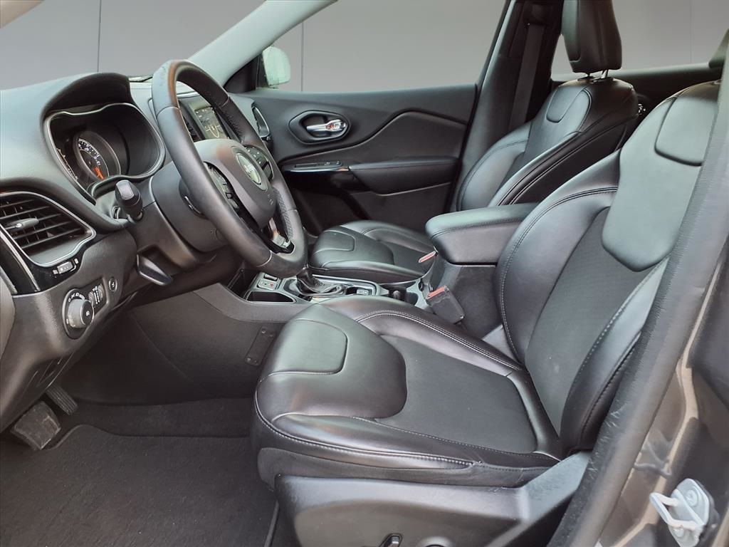 2019 Jeep Cherokee Altitude Gray at Bayshore Chrysler Jeep Dodge Ram