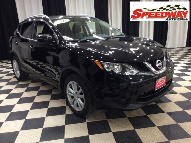 2017 Nissan Rogue Sport SV's photo