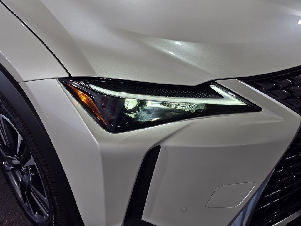 Thumbnail: 2025 Lexus UX - 4
