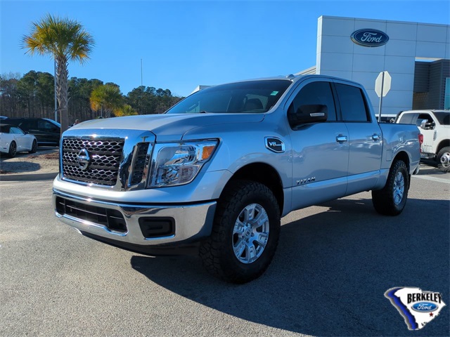 2017 Nissan Titan SV Crew Cab