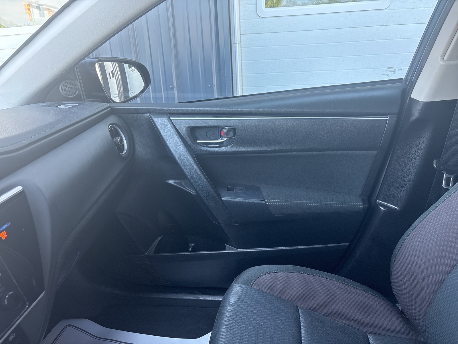2019 Toyota Corolla L photo 22