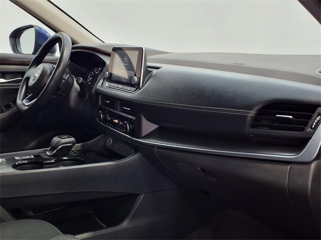 2023 Nissan Rogue SV - 2