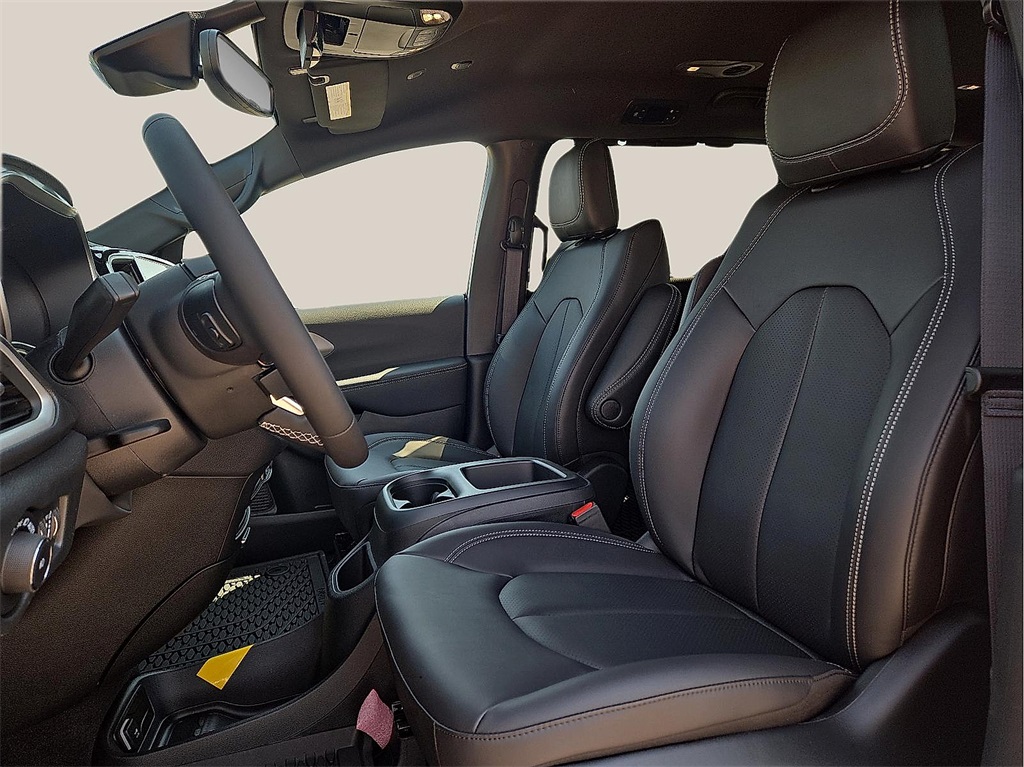 New 2025 Chrysler Pacifica For Sale in Farmington, AR