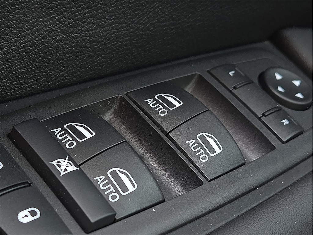 New 2025 Chrysler Pacifica For Sale in Farmington, AR