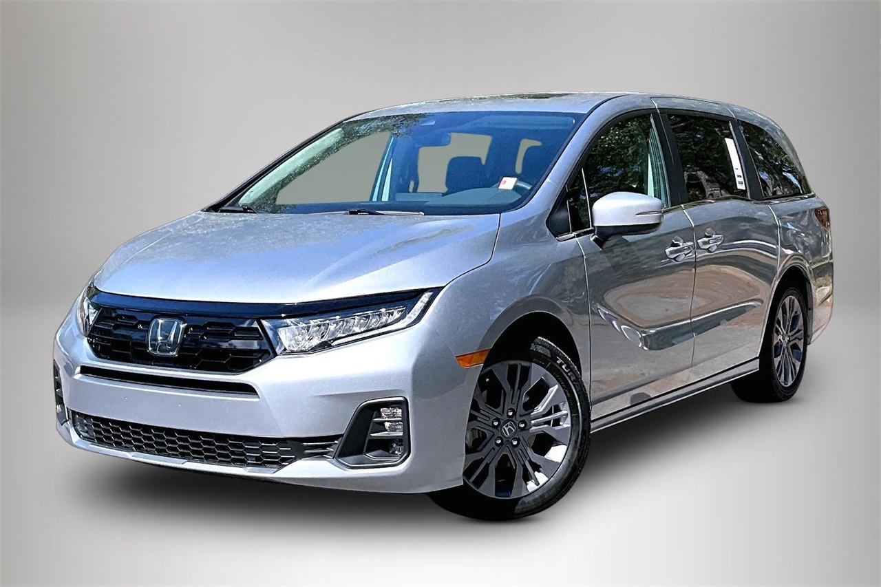 2026 Honda Odyssey Touring FWD