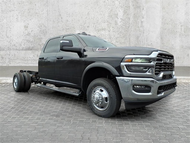 2026 RAM 3500 Chassis Tradesman Crew Cab LB DRW 4WD